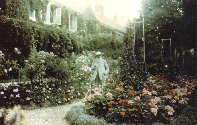Claude Monet Monet in his garden at Giverny Norge oil painting art